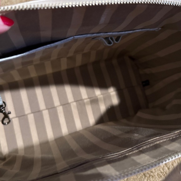 Calvin Klein Shoulder Cream Floral Tote Bag Tassel tag - Picture 5 of 11